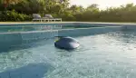 Effiziente Reinigung für Überlaufpools
