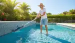 Poolwand bürsten: Klarheit für Ihr Wasser